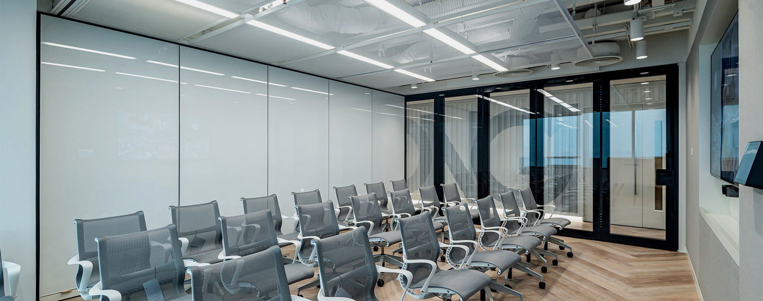 Dinding partisi kantor