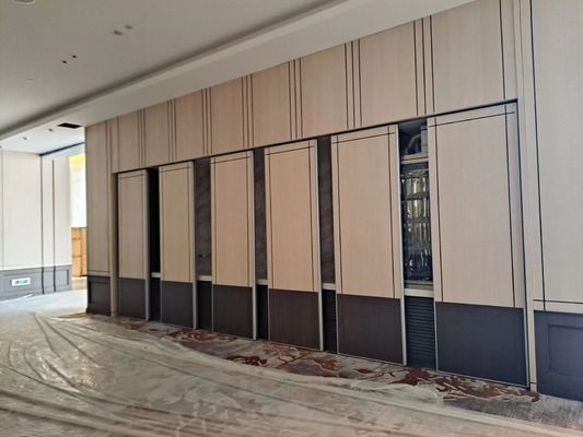 품질  Customization Gala Banquet Hall Partition Wall With Powder Coating / Painting Surface Finish 공장
