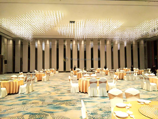 품질  Customizable Mobile Folding Wall System Flexible Partition for Versatile Space Utilization 공장