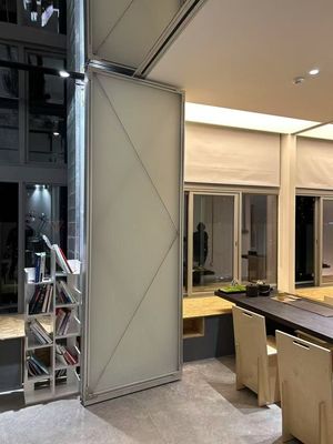 Sleek Movable Glass Partition Walls Customizable Height and Aluminum Frame for Contemporary Spaces