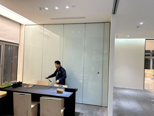 Bom preço Divida eficientemente o seu escritório ou espaço comercial com paredes divisórias de vidro móveis modernas e elegantes Instalação fácil on-line