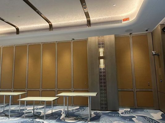 Giá tốt Chuyển đổi văn phòng gấp tường ngăn chắn âm thanh và bề mặt đệm cứng trực tuyến
