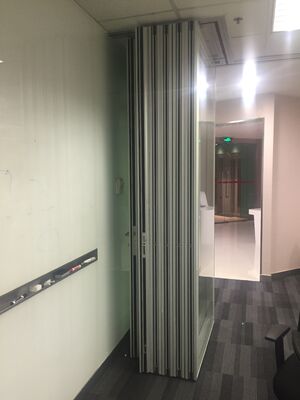 Suitable For Office And Commercial Spaces Folding Office Room Separator With Aluminum Alloy Frame Offering Flexible And Space Management