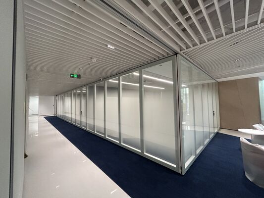 Goede prijs Geschikt voor kantoor- en commerciële ruimtes Opvouwbare kantoorruimtescheiding Aanpassing geluidsdicht paneel Flexible lay-out voor moderne kantoren online